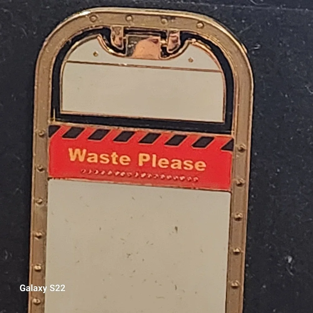 Disney WDI DCA Trash can Pin Hollywood Studios California Cast LE 200 Pin 70468‎